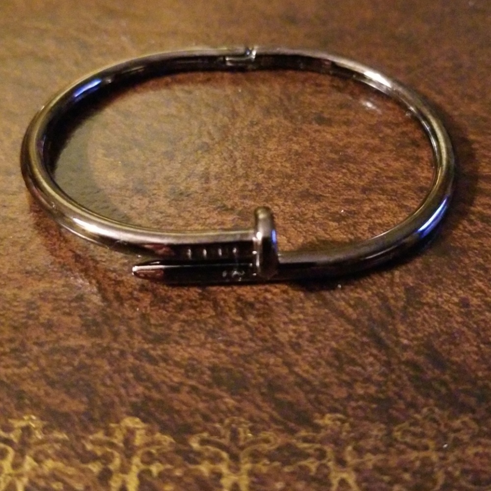 LOVE NAIL BANGLE - Bracelet